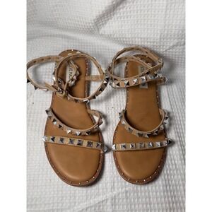 Steve Madden Travel Tan Studded Gladiator Sandals Silver Pyramid Studs Size 7M